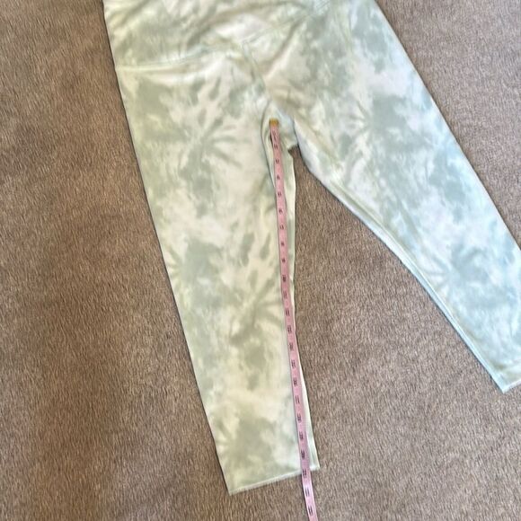 Mondetta Performance Luxury Tie Dye Leggings - Picture 5 of 8